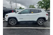 $20700 : Jeep Compass 2024 4x4 Latitu thumbnail