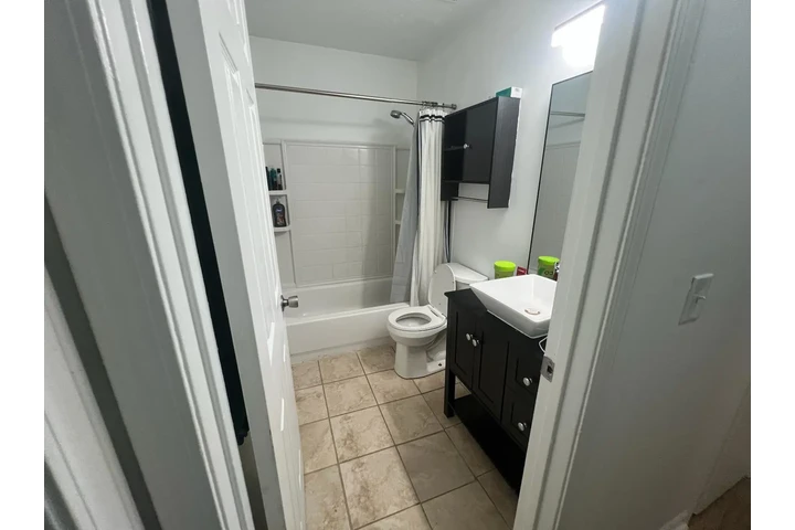 $700 : Se Renta Habitacion image 5