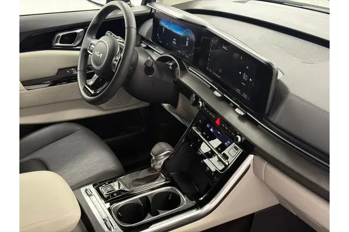 $37000 : Kia Carnival 2024 SX 4dr Min image 10