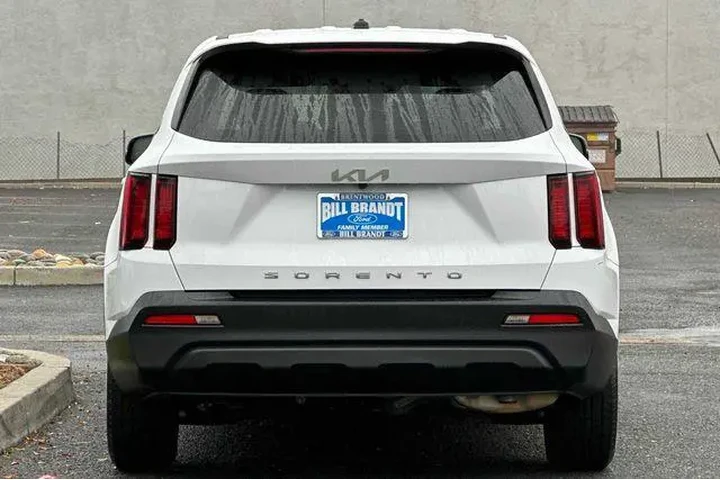 $19391 : Kia Sorento 2022 LX 4dr SUV image 8