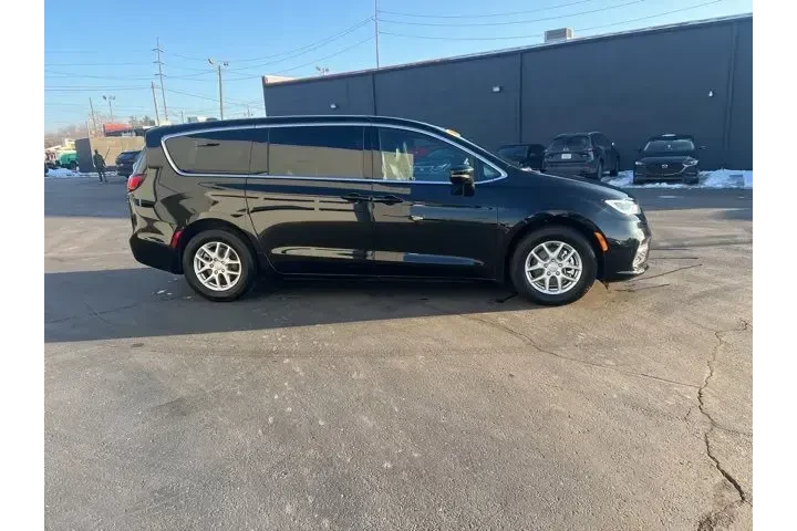 $39980 : Chrysler Pacifica 2026 Selec image 4