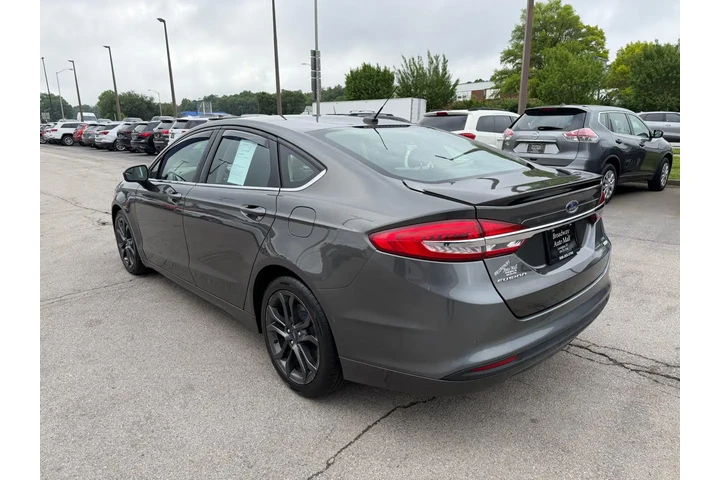 $10450 : 2018 Fusion SE FWD image 4