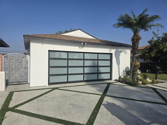 Full glass view garage doors image 1