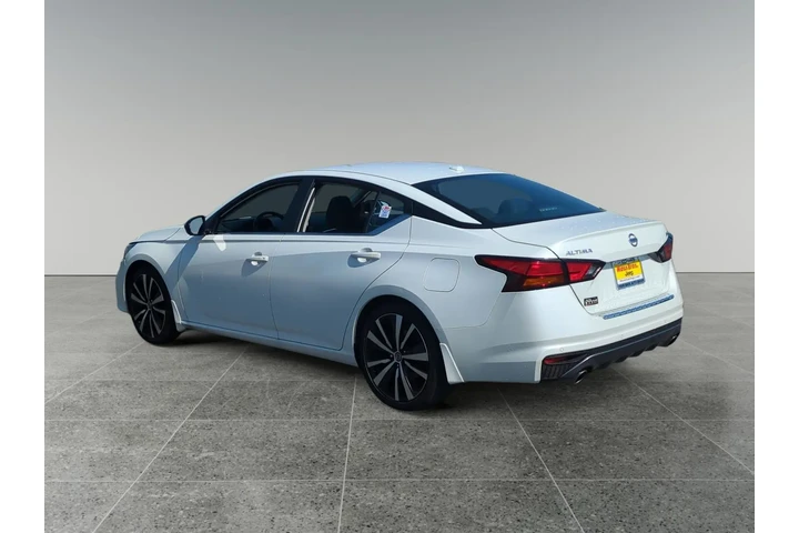 $26770 : Nissan Altima 2022 2.5 SR 4d image 3