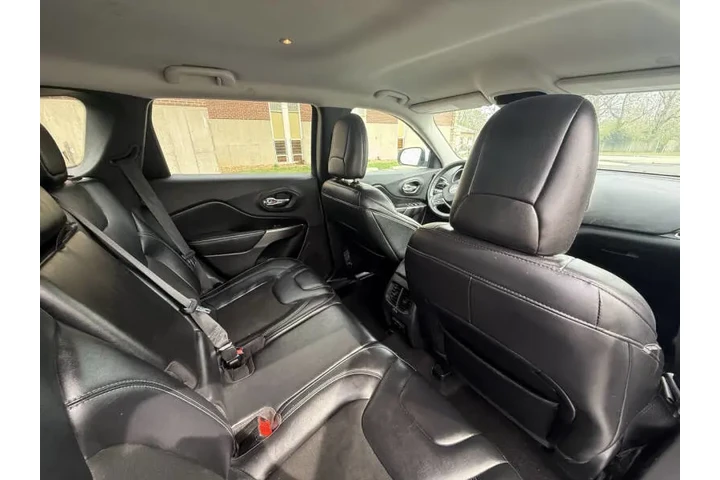 $9750 : 2020 Cherokee Altitude image 6