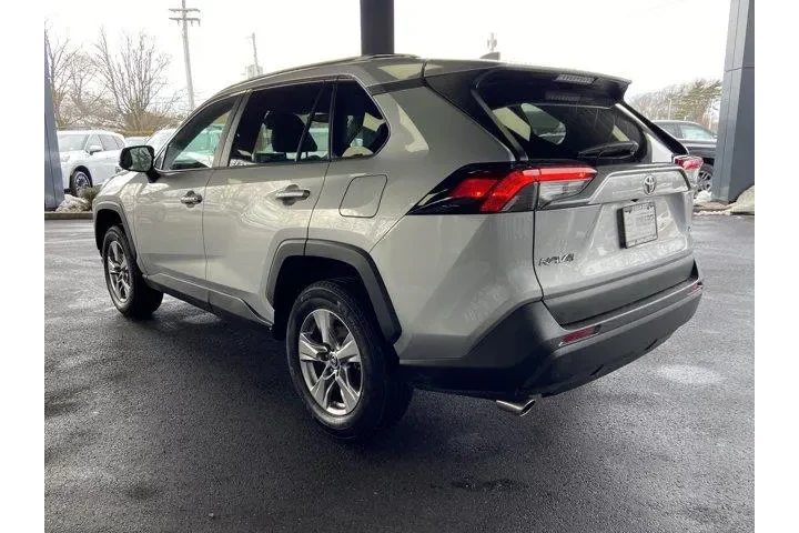$25487 : Toyota RAV4 2024 AWD XLE 4dr image 7
