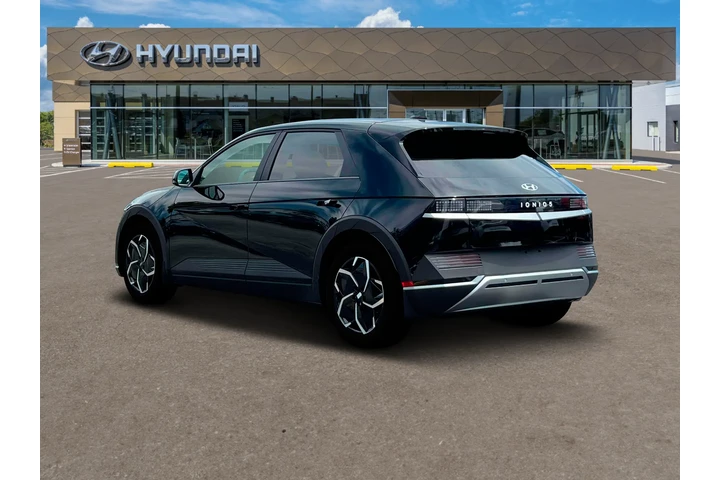 $25250 : Hyundai IONIQ 5 2024 SEL 4dr image 5