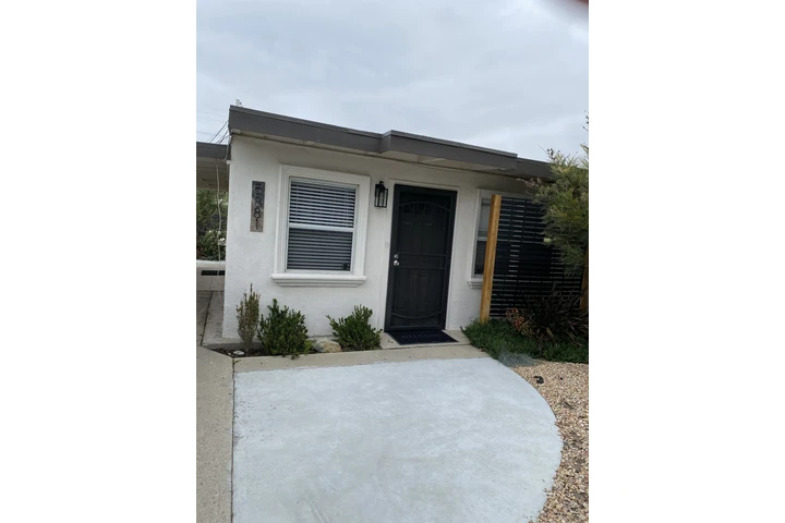 $1600 : Duplex in Bell Gardens image 1