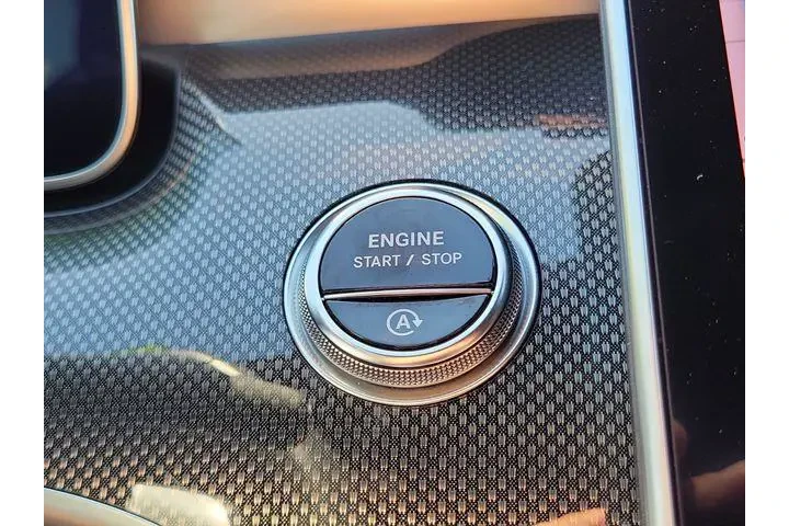 $39310 : Mercedes-Benz C-Class 2024 C image 10