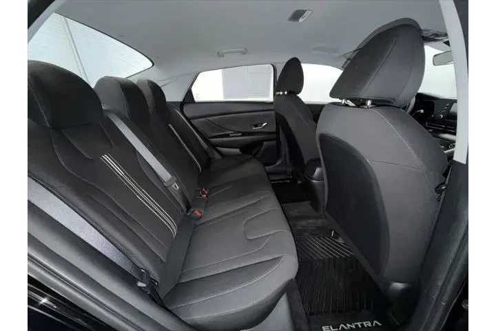$18995 : Hyundai ELANTRA 2023 SEL 4dr image 10