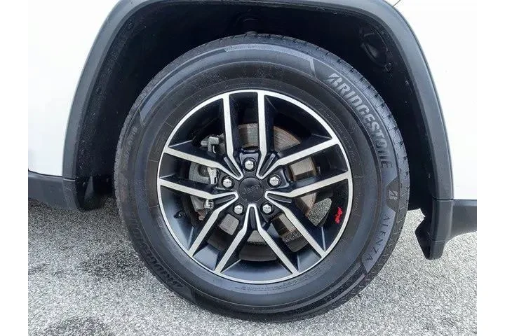 $20963 : Jeep Grand Cherokee 2020 4x4 image 9