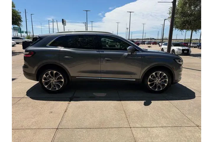 $28980 : Lincoln Nautilus 2022 Reserv image 6