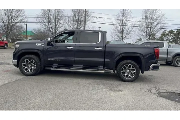 $37715 : GMC Sierra 1500 2023 4x4 SLT image 4