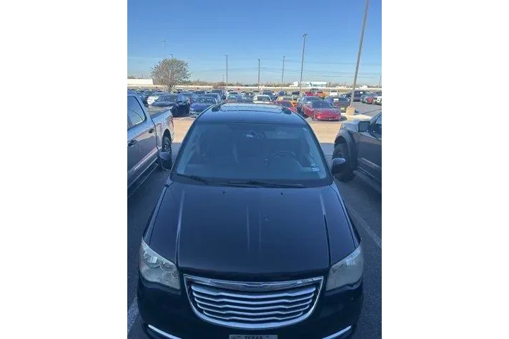 $6995 : Chrysler Town and Country 20 image 3