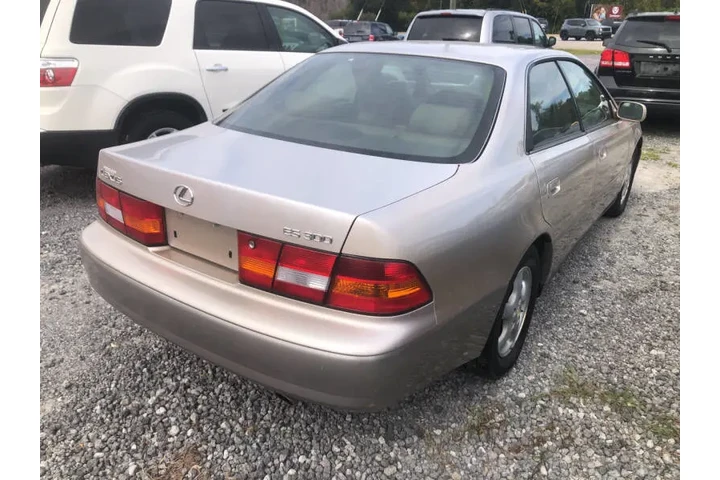 $4995 : 1999 ES 300 image 8