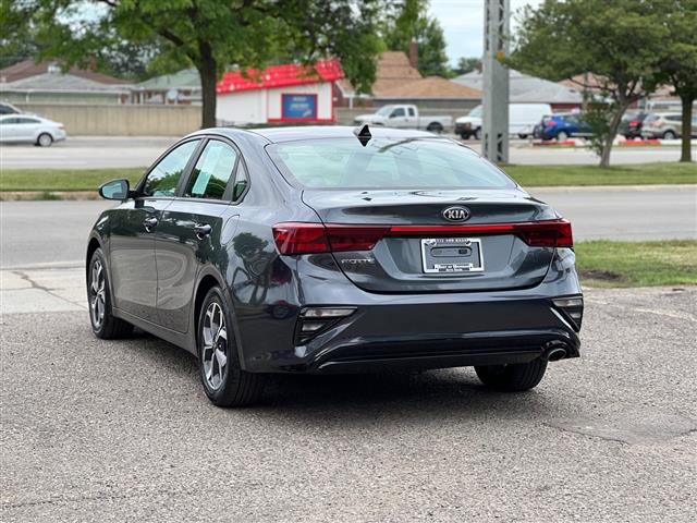 $12500 : 2019 Forte image 8