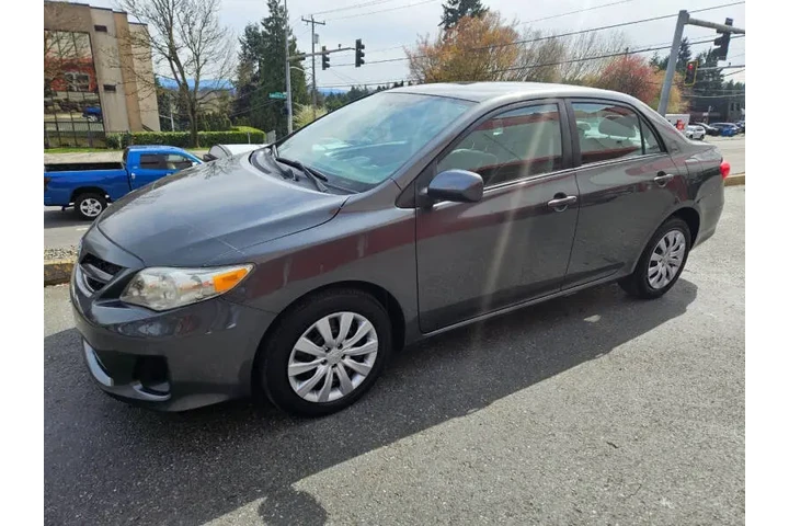 $9999 : 2012 Corolla LE image 4