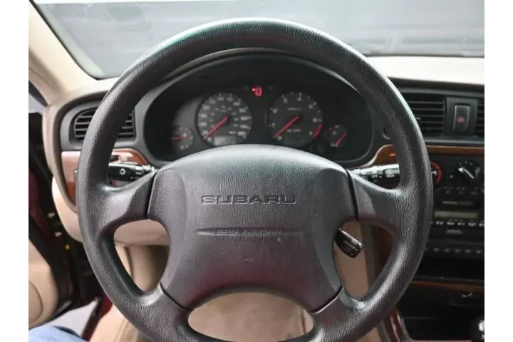$5895 : Subaru Outback 2001 AWD 4dr image 4