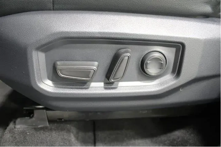 $35977 : Toyota Tundra 2022 4x2 SR5 4 image 4