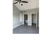$1400 : 1Bed 1Bath Apt in South LA thumbnail