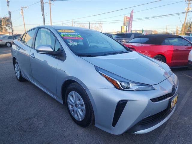 $18599 : 2019 Prius L Eco image 1