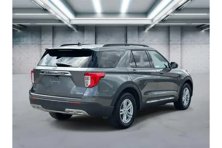 $31495 : Ford Explorer 2023 AWD XLT 4 image 5