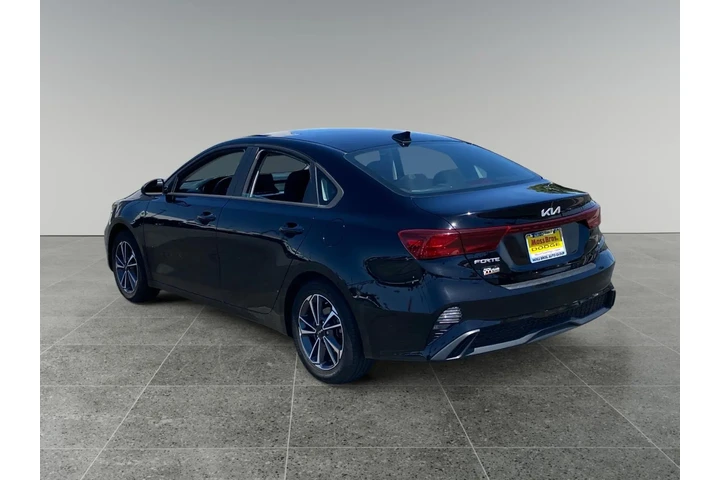 $19723 : Kia Forte 2023 LXS 4dr Sedan image 3