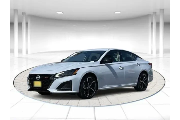 $18288 : Nissan Altima 2023 2.5 SR 4d image 1