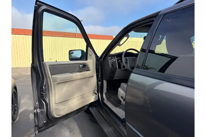 $15000 : Ford Expedition 2012 4x2 XLT image 4