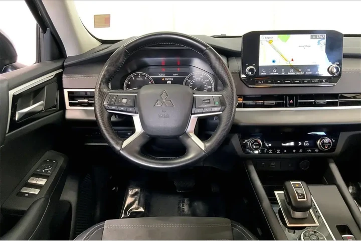 $23203 : Mitsubishi Outlander 2024 AW image 4