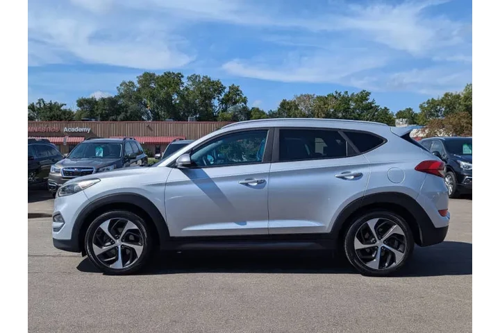 $14985 : 2016 Tucson Sport image 10