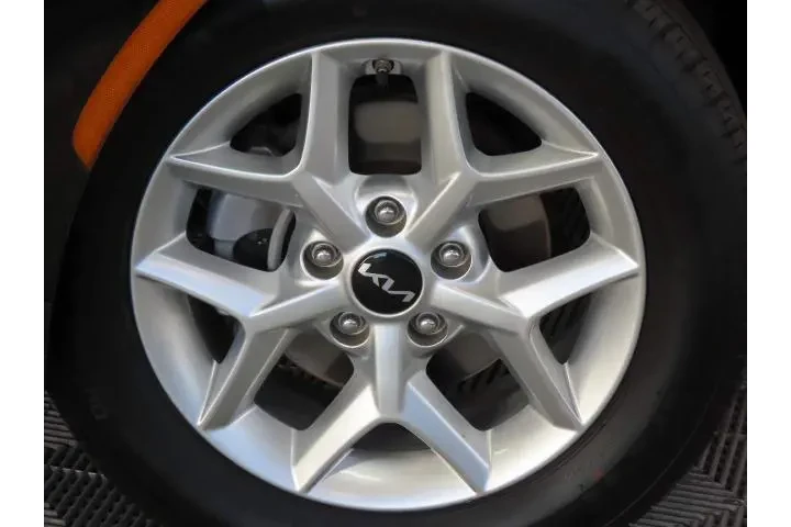 $15995 : Kia Soul 2023 S 4dr Crossove image 2