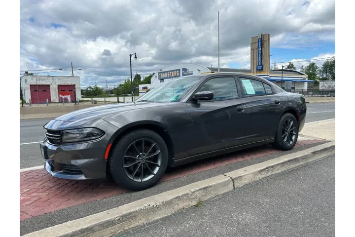 $9995 : 2015 Charger SE image 8