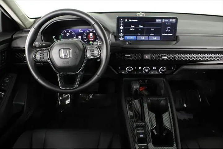 $28376 : Honda Accord Hybrid 2024 EX- image 6
