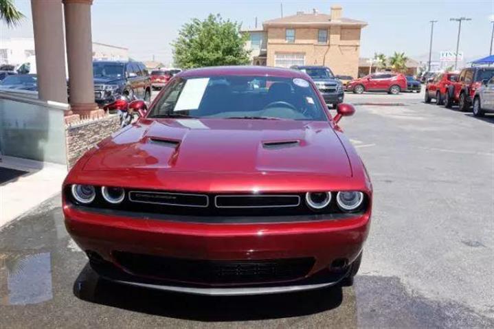 $33995 : Pre-Owned 2021 Challenger SXT image 3