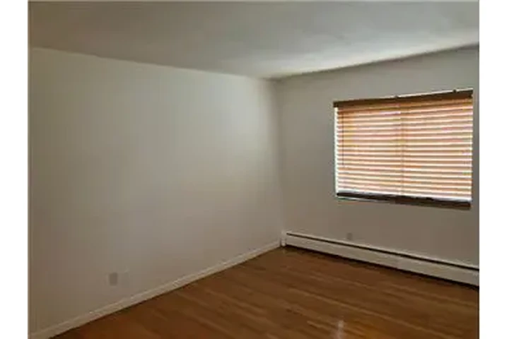 $2150 : Rental property with 1 bedro image 5