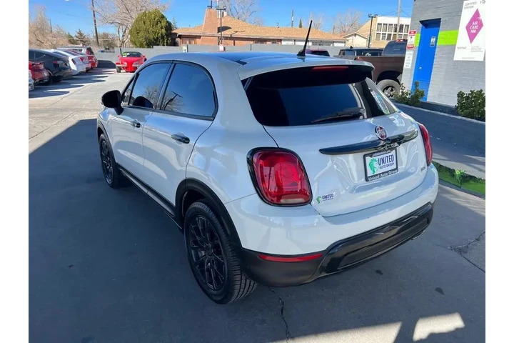 2017 500x Lounge AWD image 7