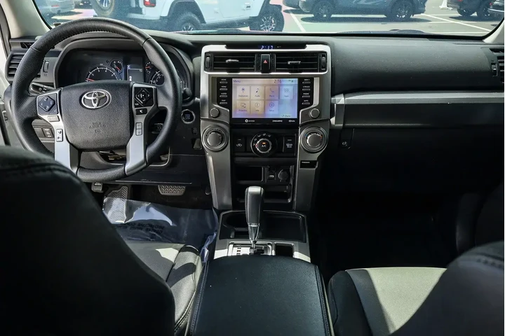 $39500 : Toyota 4Runner 2022 4x2 SR5 image 8