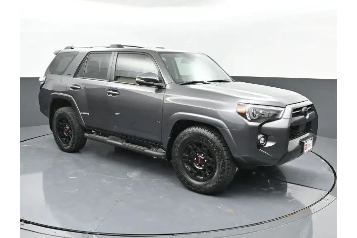 $38495 : Toyota 4Runner 2023 4x2 SR5 image 2