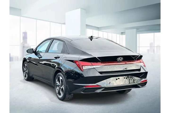 $17777 : Hyundai ELANTRA 2023 SEL 4dr image 3