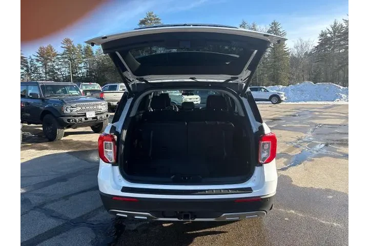 $33495 : Ford Explorer 2024 AWD XLT 4 image 8