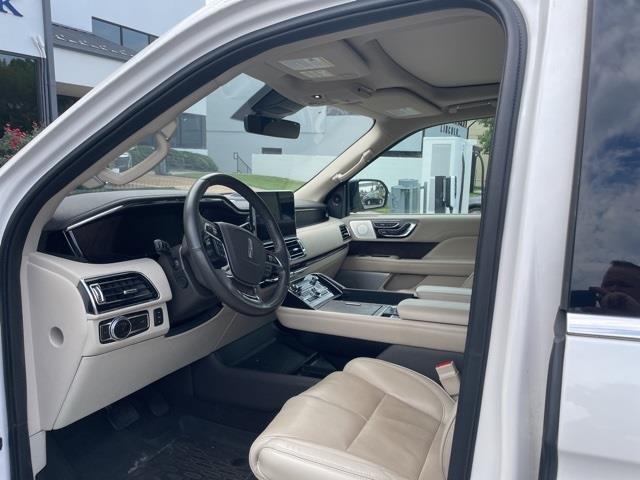 $41995 : PRE-OWNED 2019 LINCOLN NAVIGA image 5