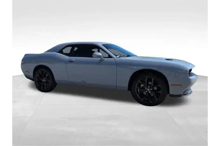$24400 : Dodge Challenger 2021 SXT 2d image 1