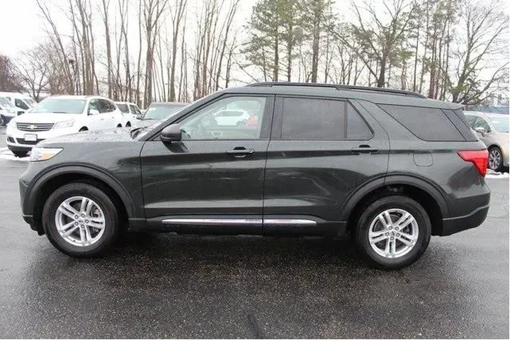 $27975 : Ford Explorer 2022 AWD XLT 4 image 9