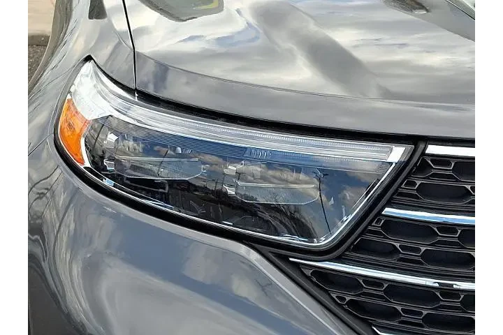 $29997 : Ford Explorer 2023 AWD XLT 4 image 9