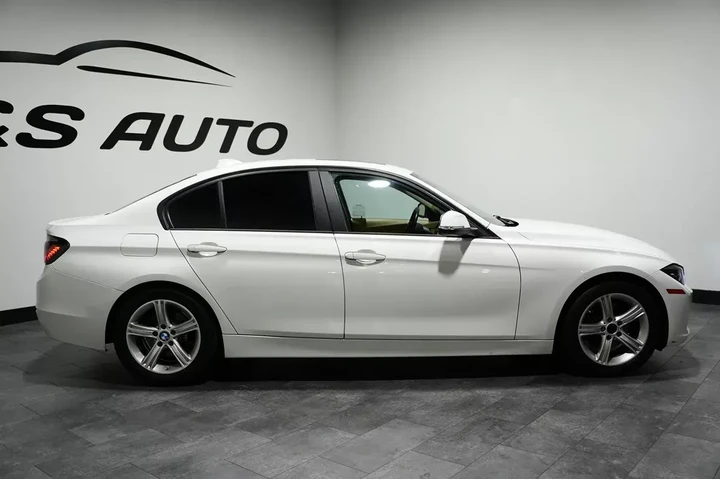 $9927 : 2015 3 Series 328i image 7