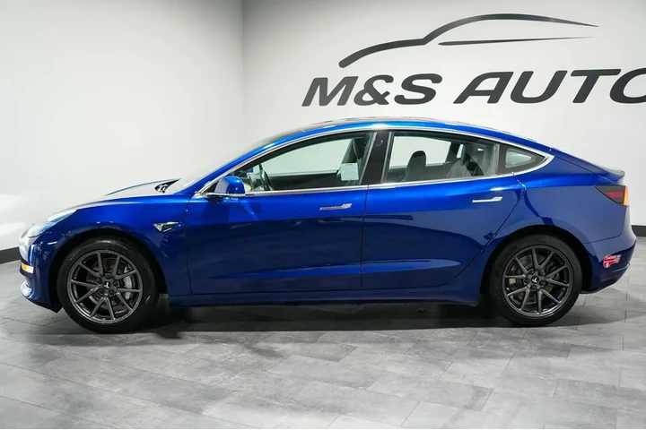 $18460 : 2018 Model 3 Long Range Batte image 4