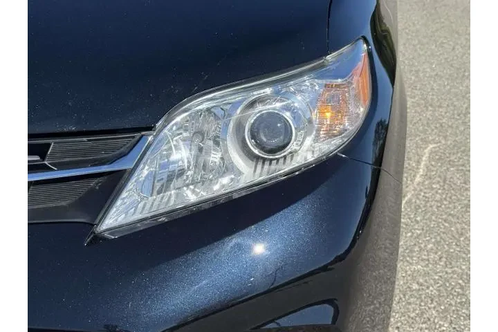 $24781 : Toyota Sienna 2020 LE 7-Pass image 6