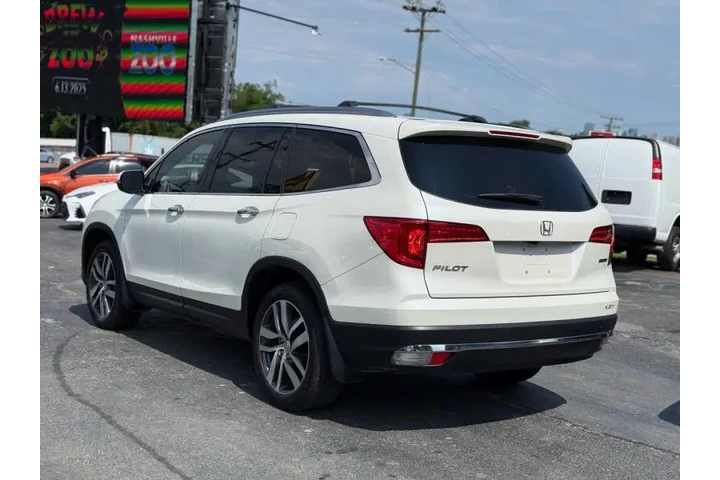 $17495 : 2017 Pilot Touring image 10