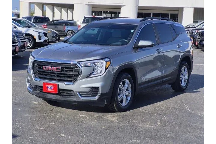 GMC Terrain 2024 SLE 4dr SUV image 3